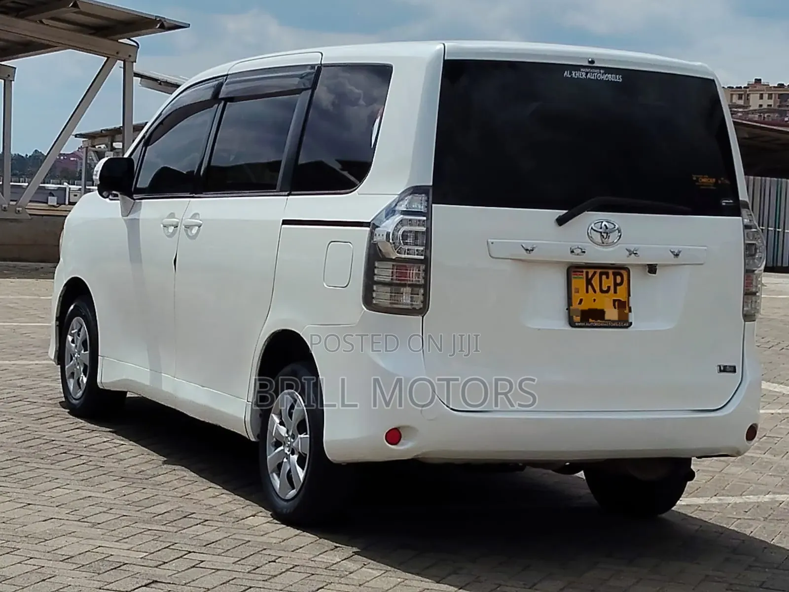 Toyota Voxy 2010 White