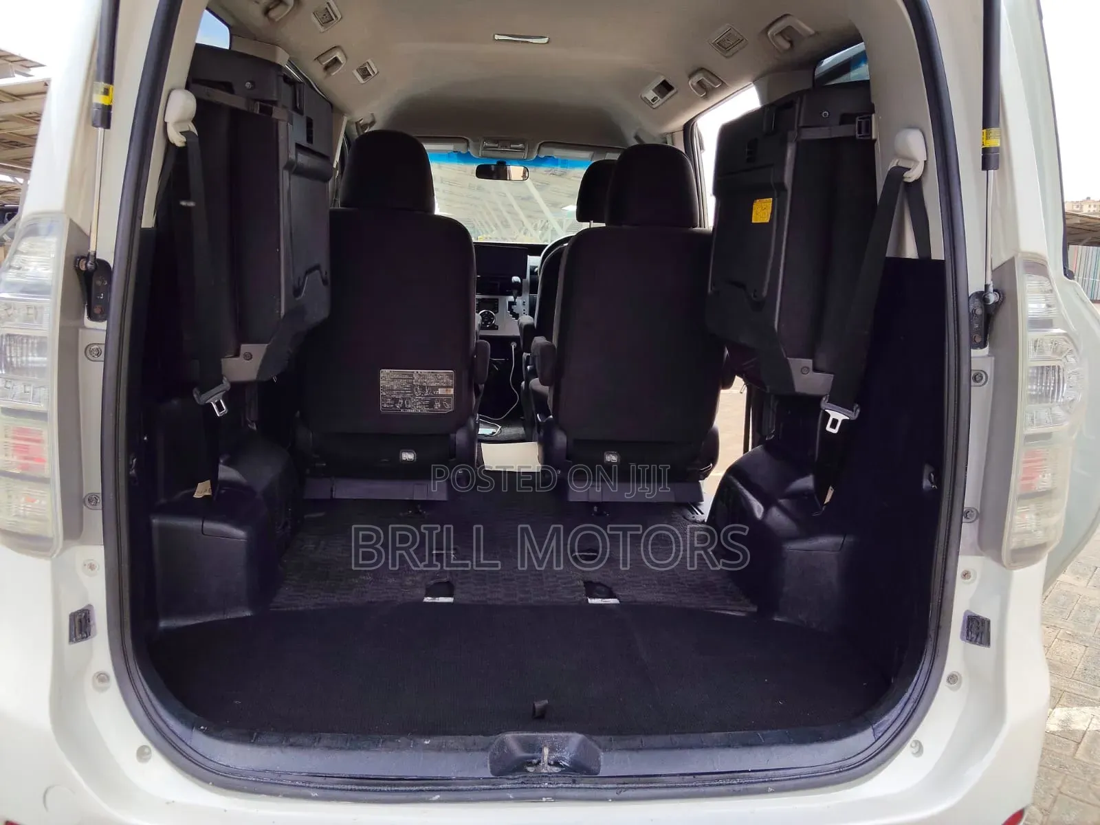 Toyota Voxy 2010 White