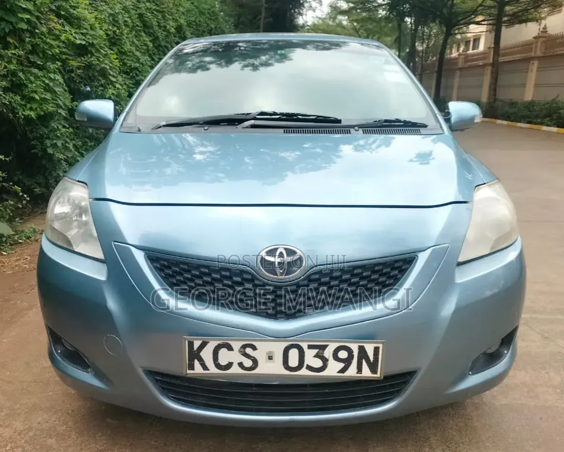 Toyota Belta 2011 Blue