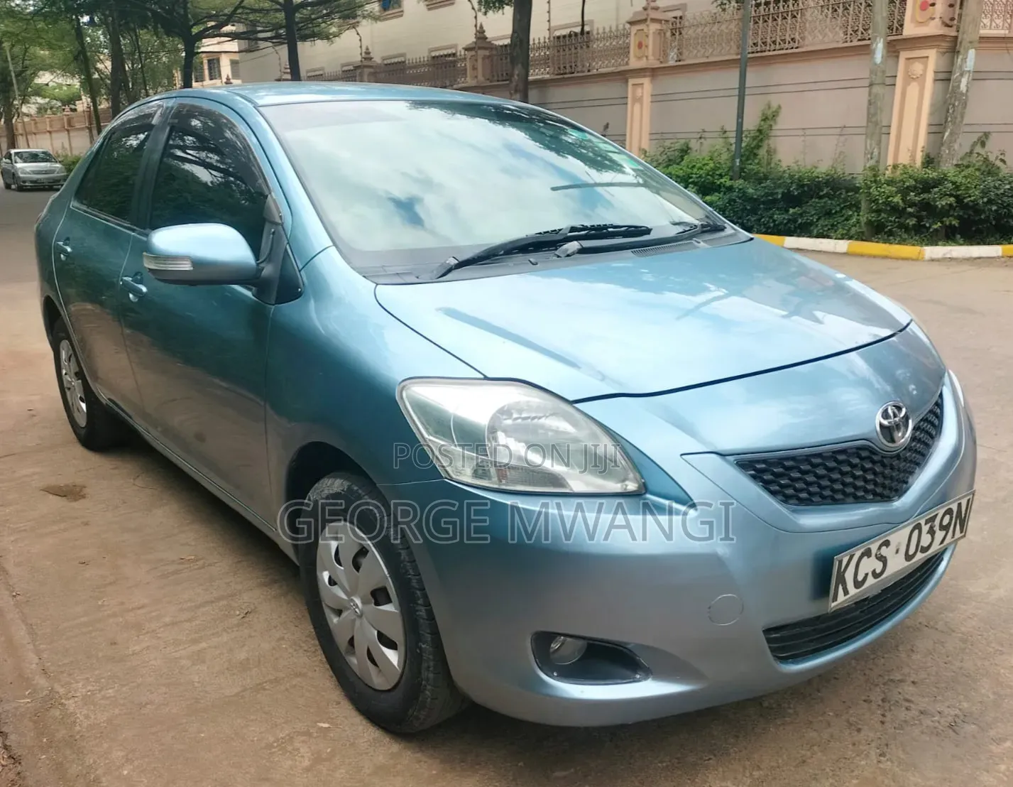 Toyota Belta 2011 Blue