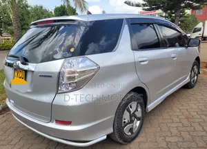 Honda Fit Shuttle 2012 Silver