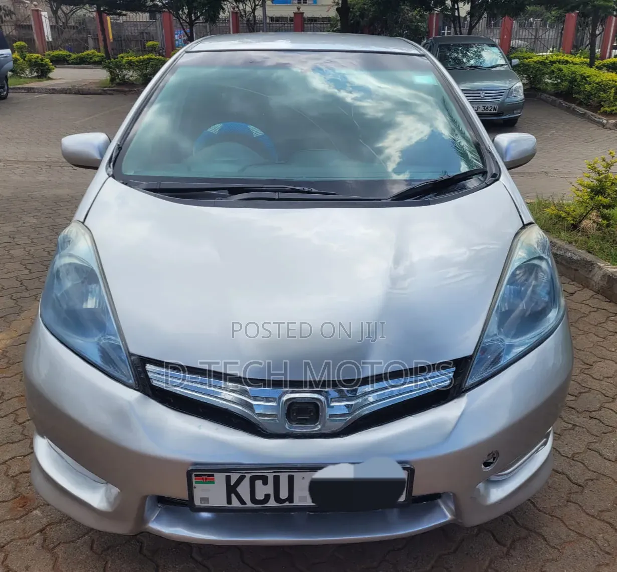 Honda Fit Shuttle 2012 Silver