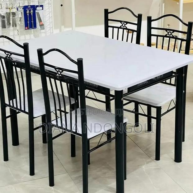 4 Sitter Dinning Table