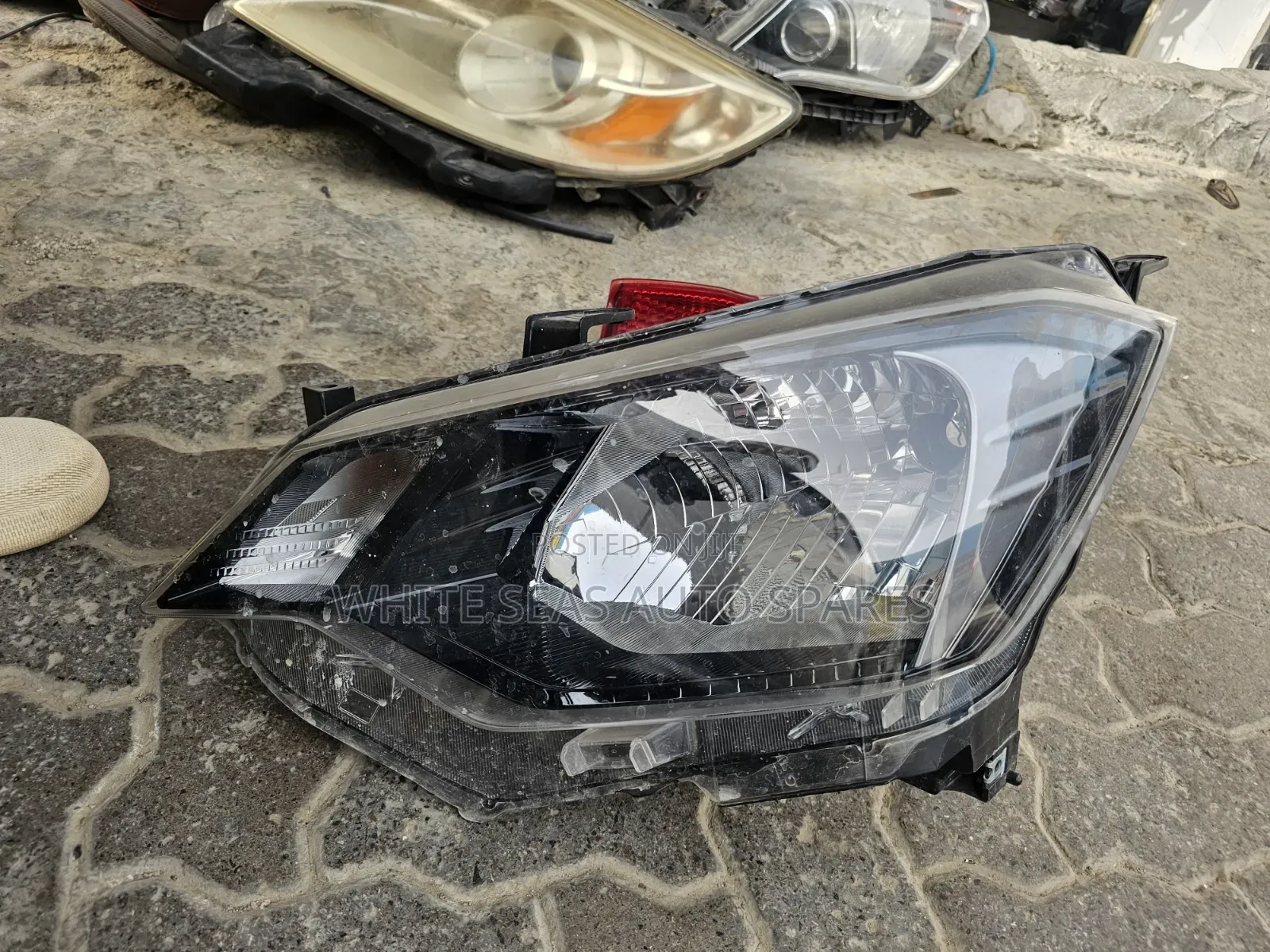 D-Max 2020 Headlight