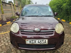 Toyota Sienta 2012 Brown