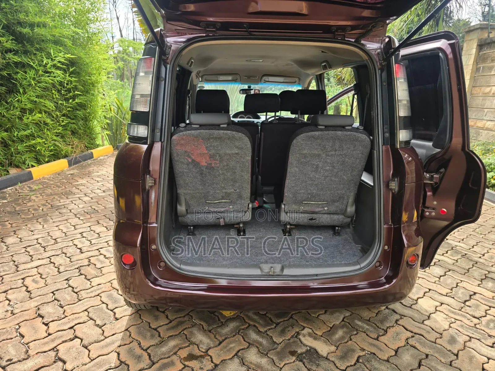 Toyota Sienta 2012 Brown