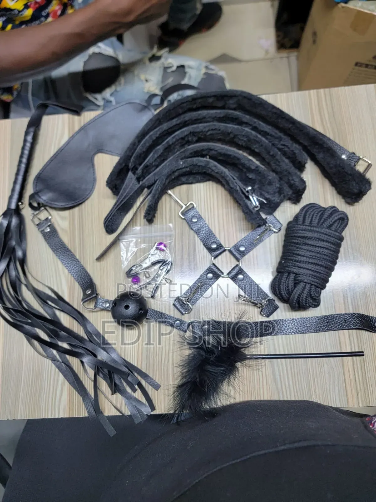 **Bondage Belt**