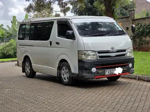 Toyota HiAce 2013 White