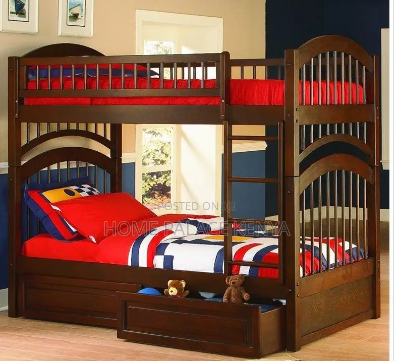 Bunk Bed: Space-Saving Bunk Bed With Strong Wooden Frame and Storage