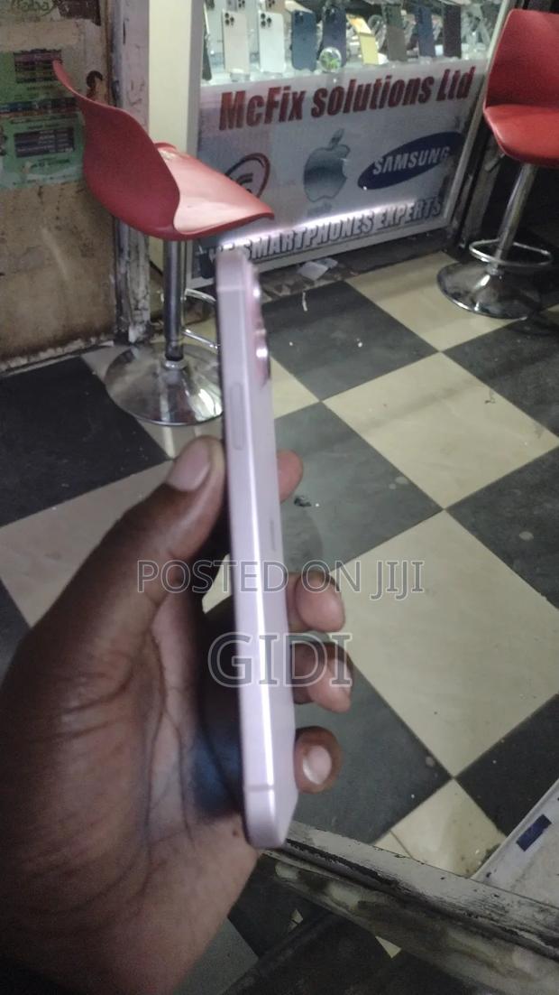 Apple iPhone 15 Plus 128 GB Pink - thumbnail 2