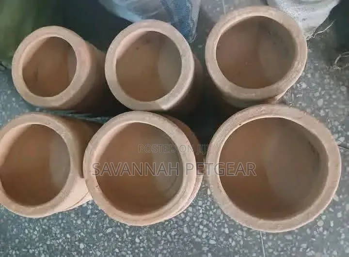 Clay Rabbit Pot Feeding Bowls Hardened in a Kiln for Durability