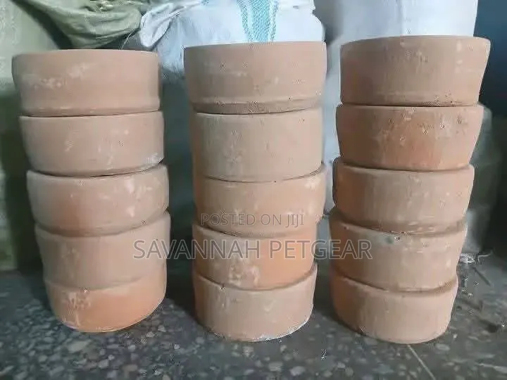 Clay Rabbit Pot Feeding Bowls Hardened in a Kiln for Durability