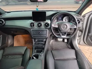 Mercedes-Benz GLA 250 2017 Silver