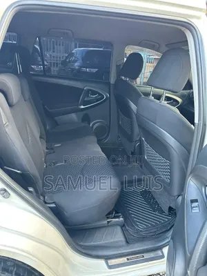 Toyota Vanguard 2011 White