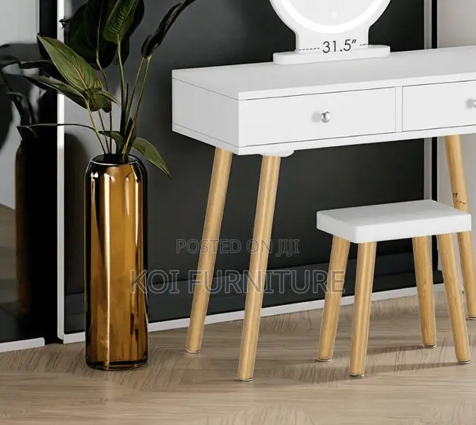 Dressers; White Dressing Elegance Make Up Vanity Table