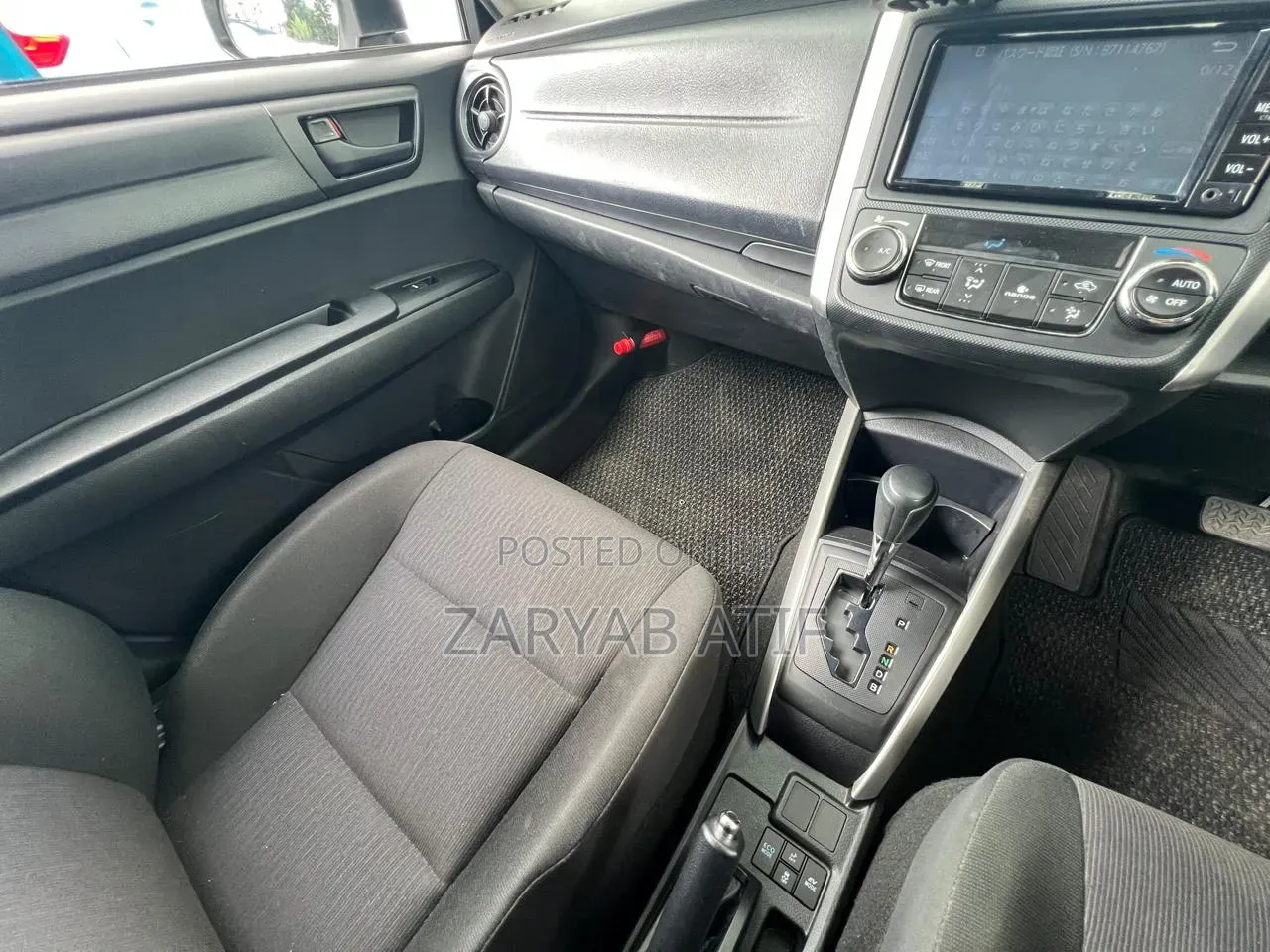 Toyota Corolla Fielder 2018 Silver