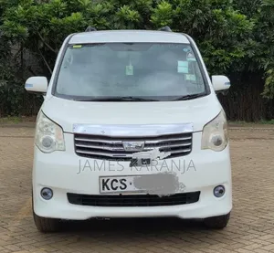 Toyota Noah 2011 White