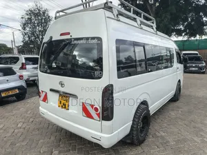 Toyota HiAce 2008 White