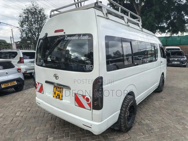 Toyota HiAce 2008 White