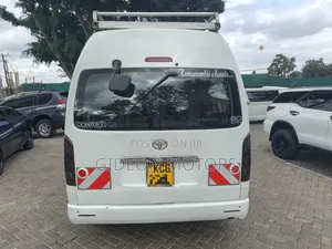 Toyota HiAce 2008 White