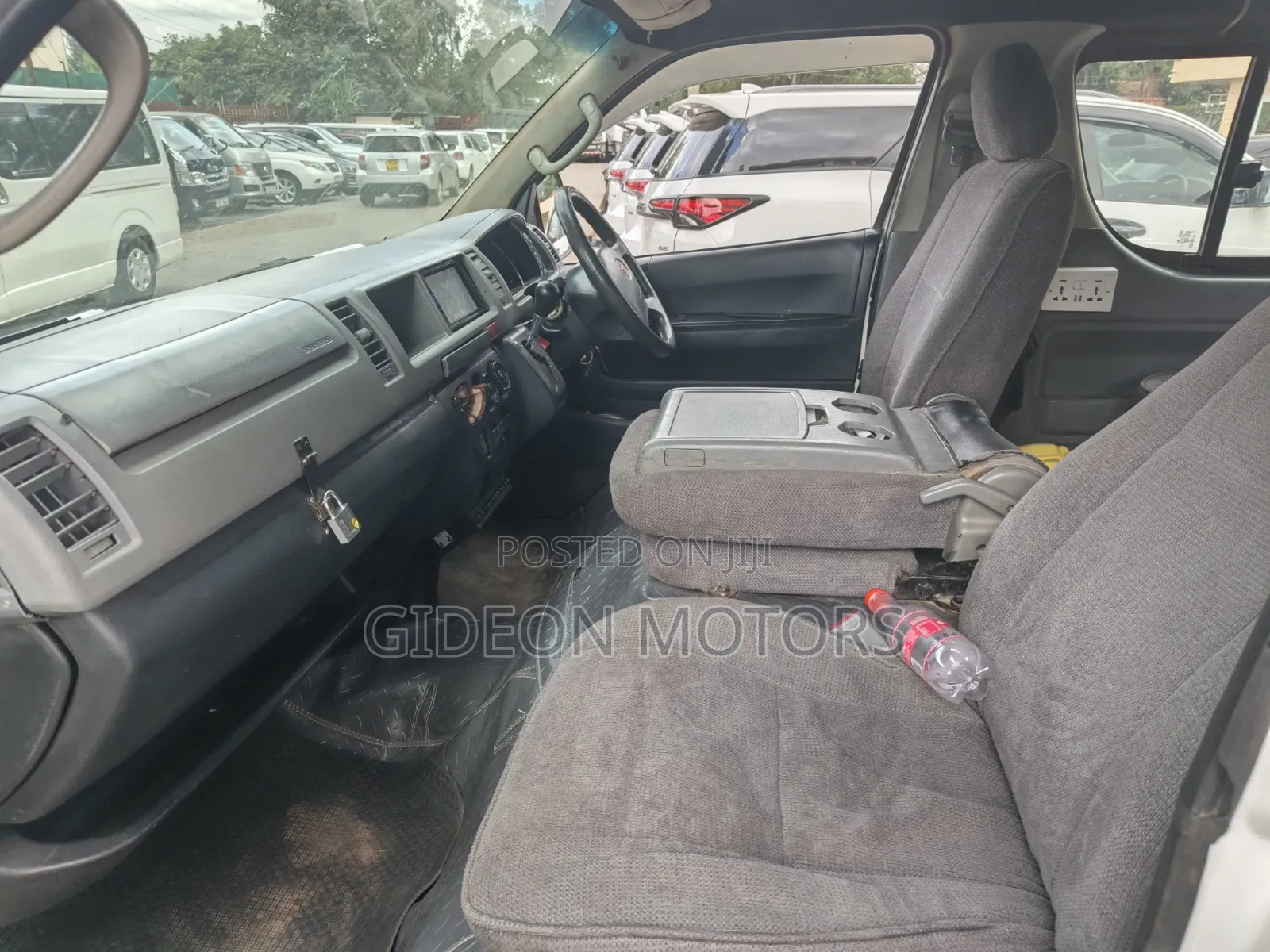 Toyota HiAce 2008 White