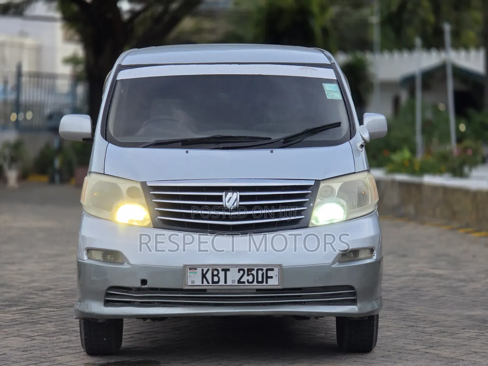 Toyota Alphard 2005 Silver
