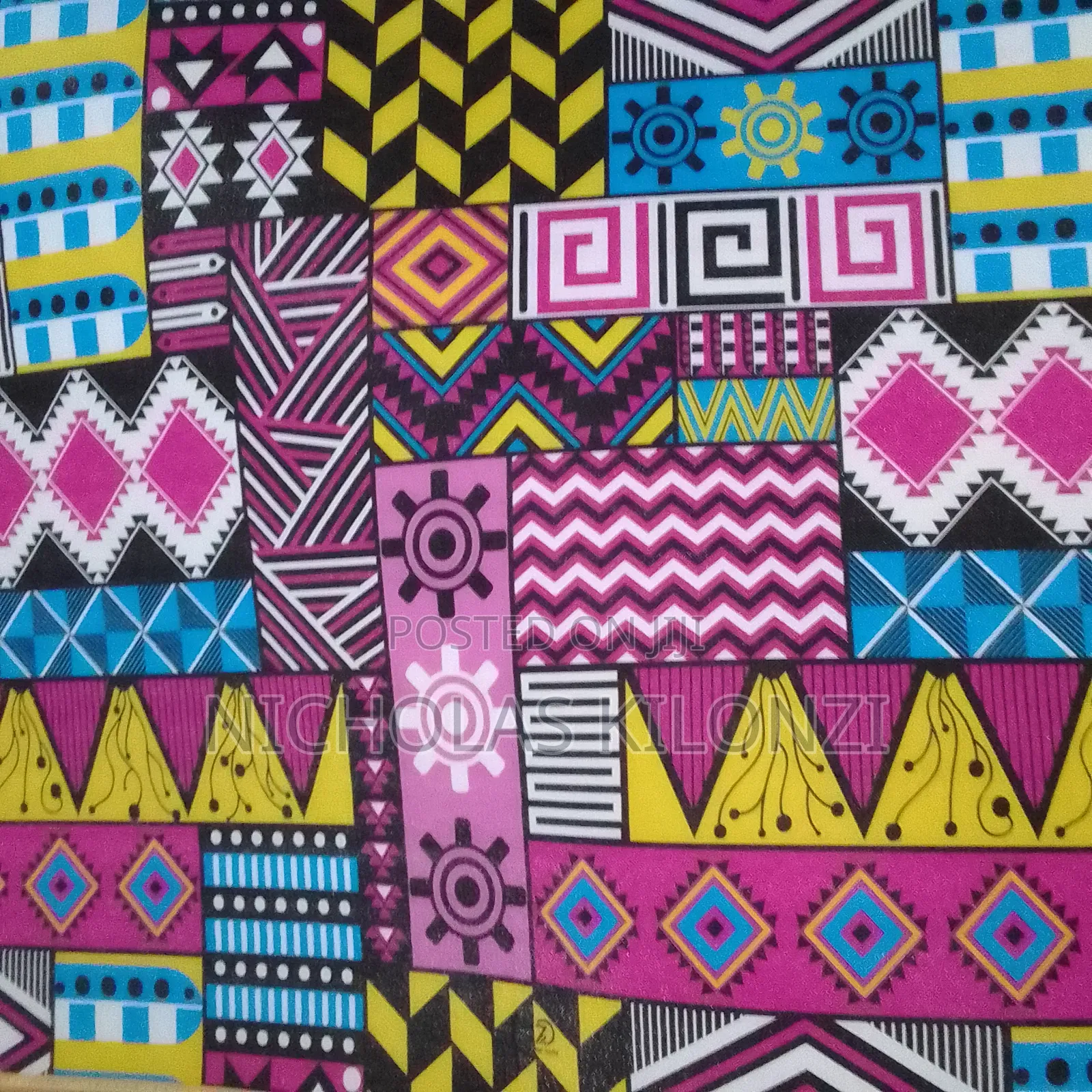 Carpet African Colors.Size 6x8 Ft.