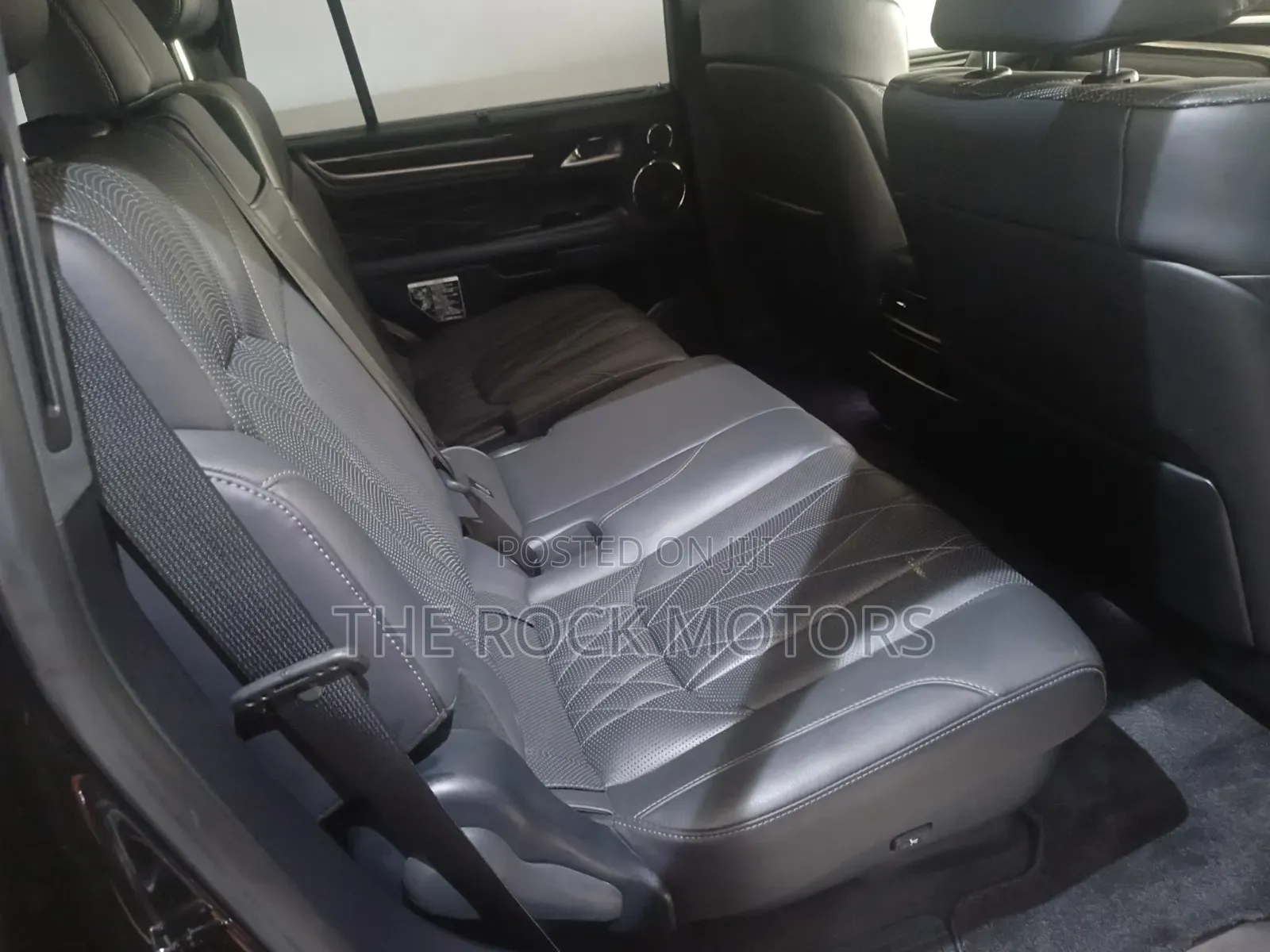 Lexus LX 570 (5 seats) AWD 2019 Black
