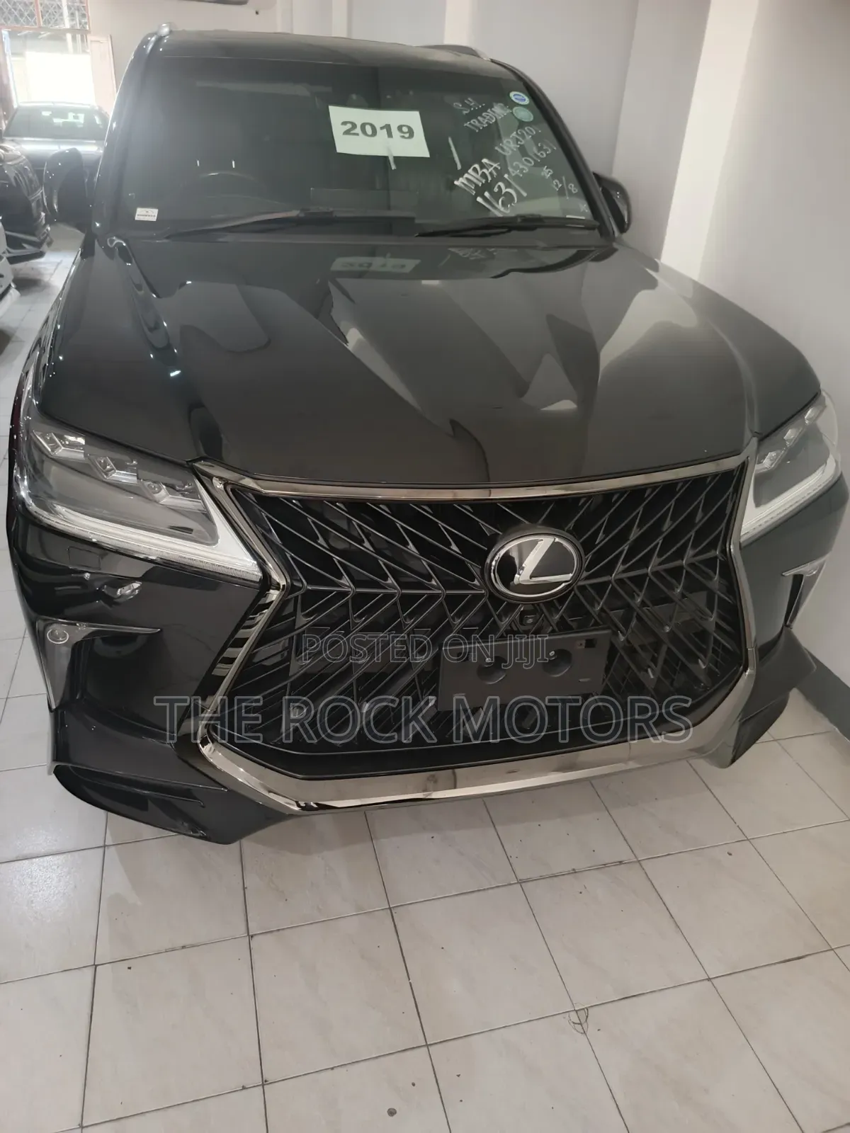 Lexus LX 570 (5 seats) AWD 2019 Black