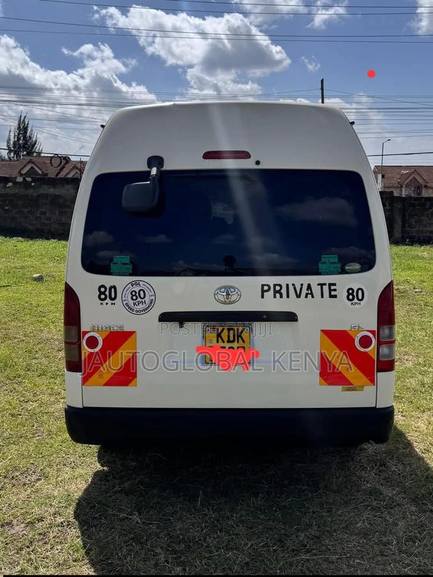 Toyota HiAce 2018 White