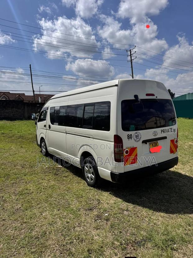 Toyota HiAce 2018 White - thumbnail 5