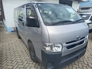 Toyota HiAce 2019 Silver