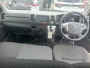 Toyota HiAce 2019 Silver