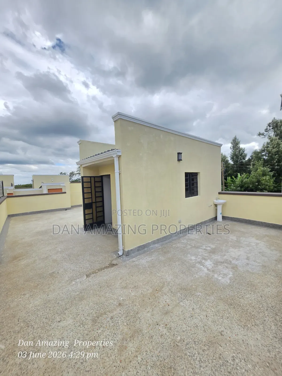3bdrm Townhouse / Terrace in Roimen, Matasia for rent