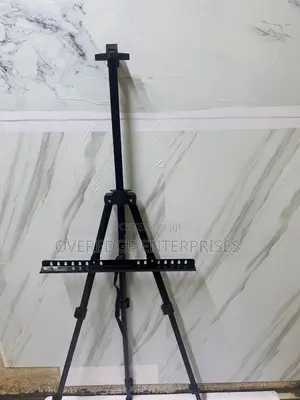 Tripod Stand for Painters Available