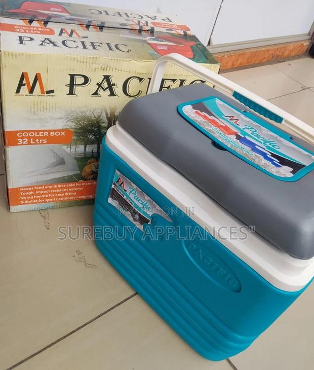 Pacific 32l Insulated Cooler Box – Heavy Duty Outdoor Ice Chest