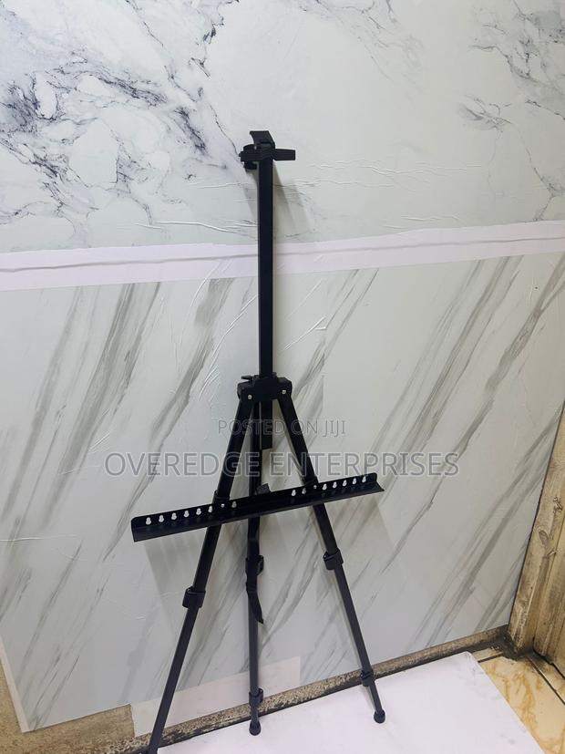 Tripod Stand for Whiteboards and Canvases