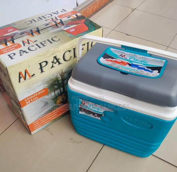 Pacific 32 Litre Portable Cooler Box for Camping, Picnics Travel