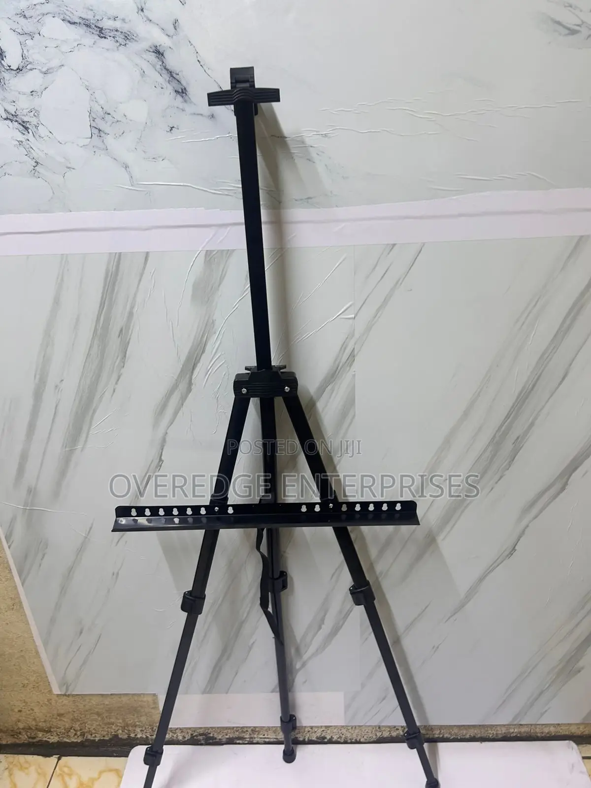 Metallic Quality Tripod Stand Available