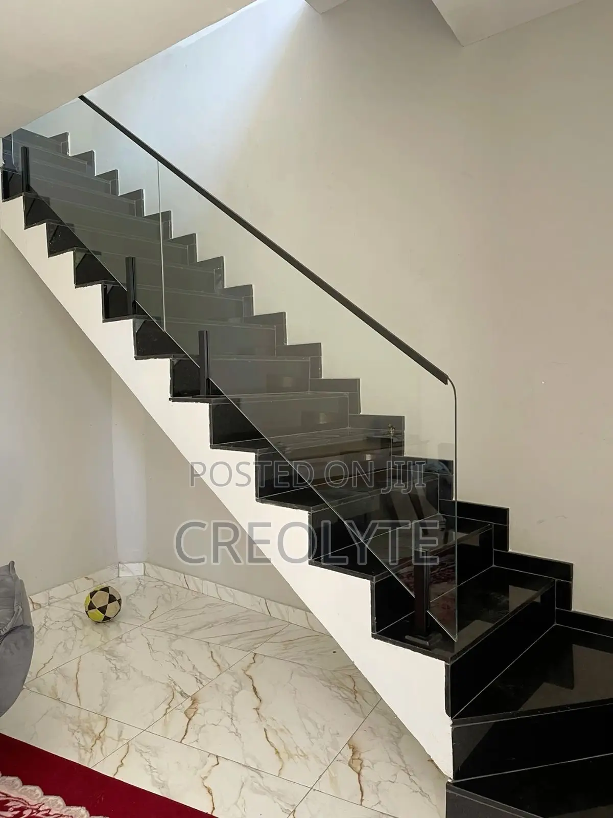 Modern Luxury Staircase With Glass Balustrade