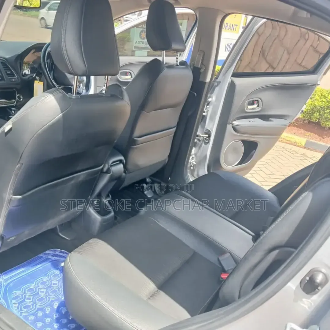 Honda Vezel 2018 Silver