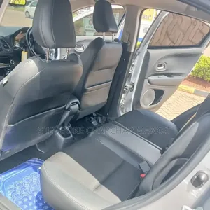 Honda Vezel 2018 Silver