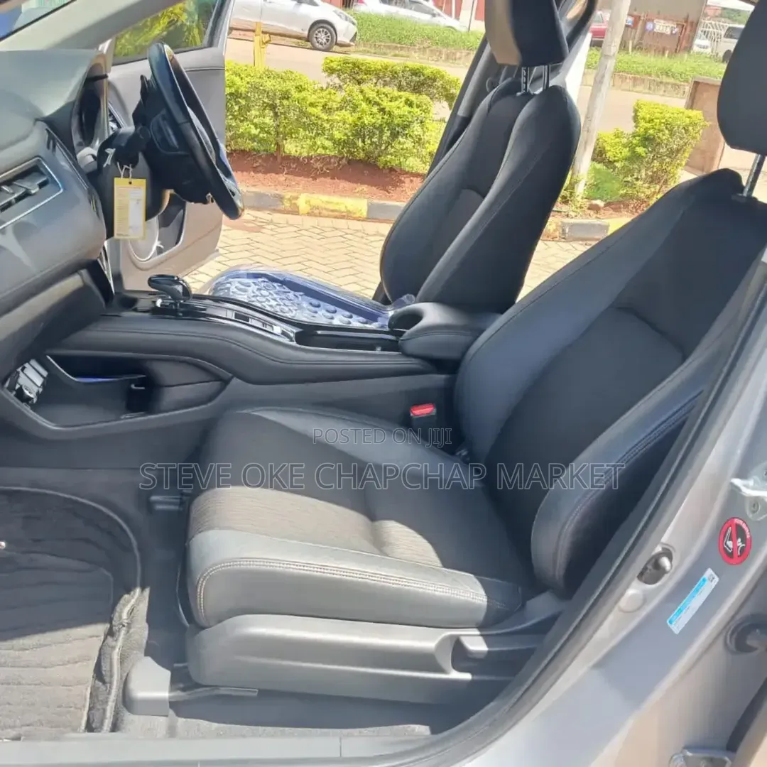 Honda Vezel 2018 Silver