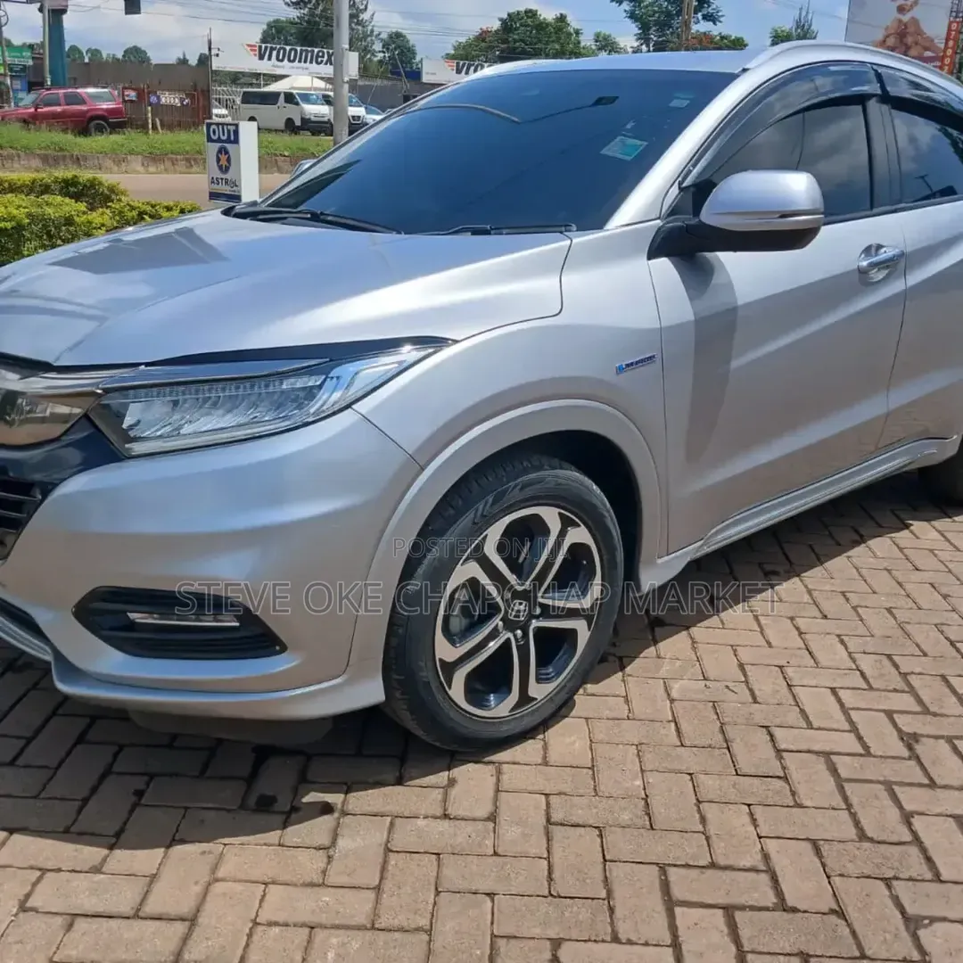 Honda Vezel 2018 Silver