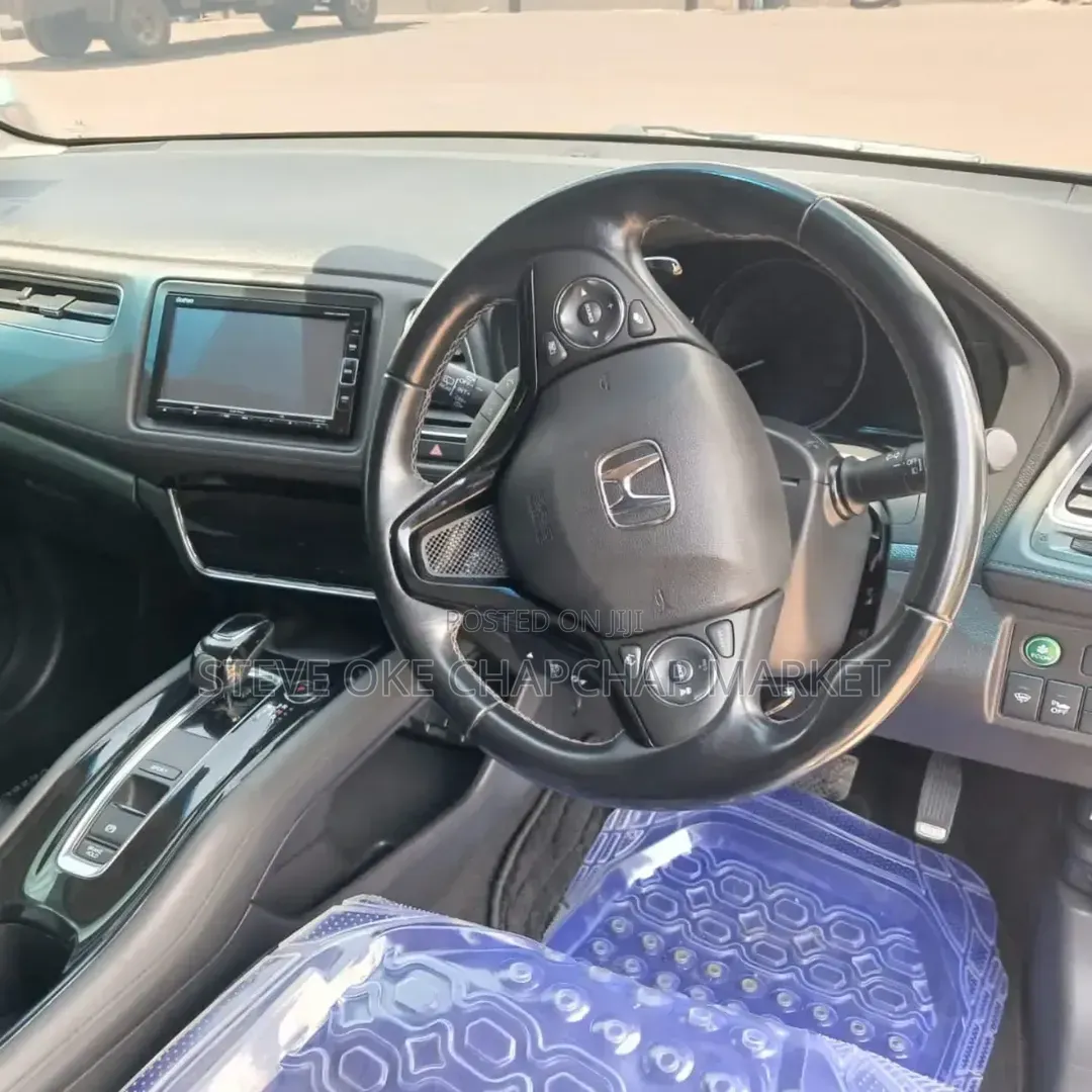 Honda Vezel 2018 Silver