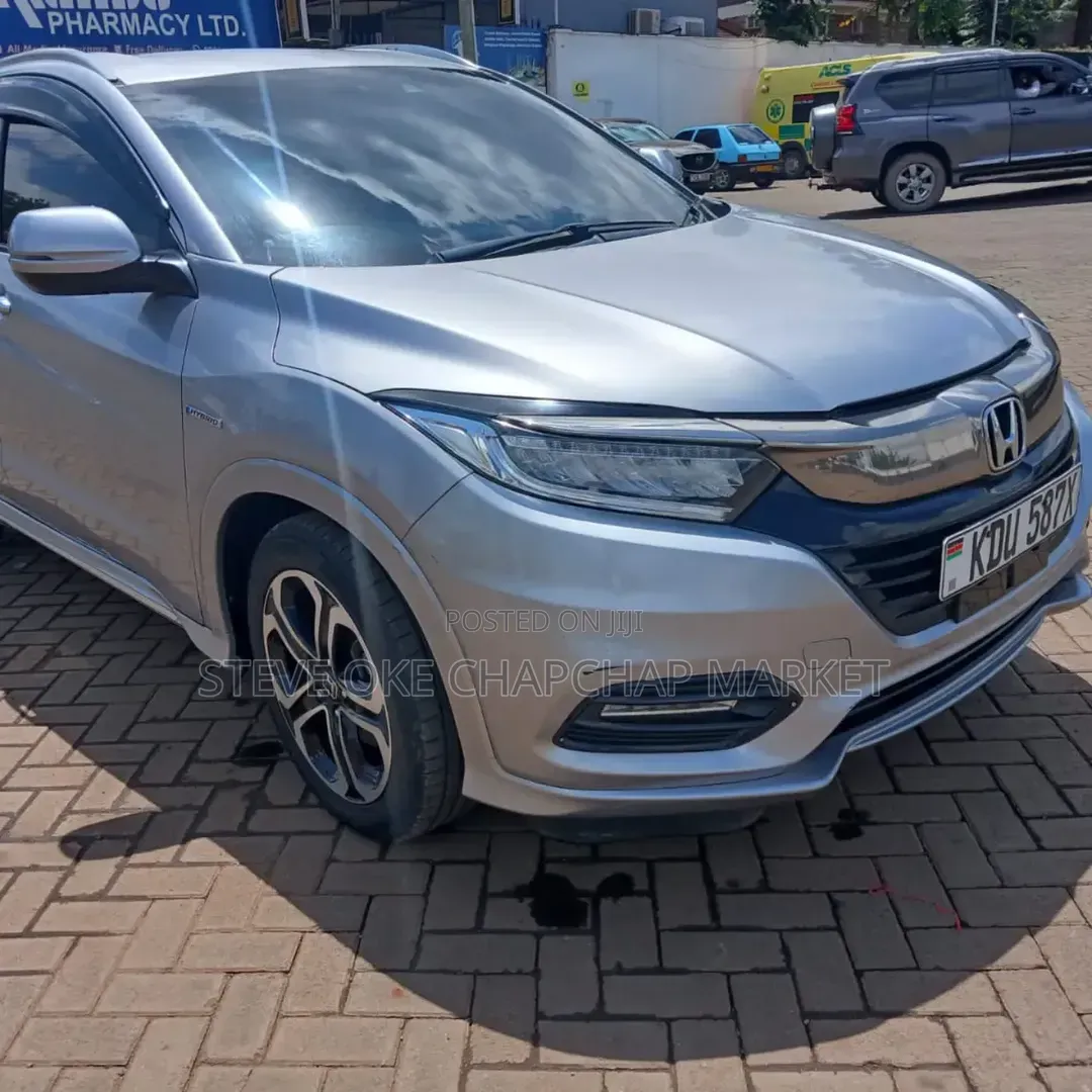 Honda Vezel 2018 Silver