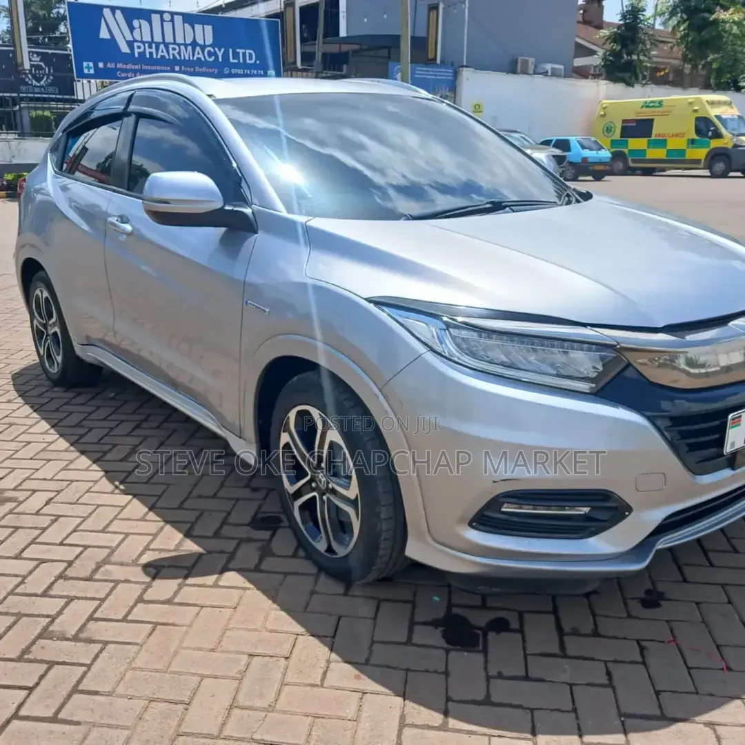 Honda Vezel 2018 Silver