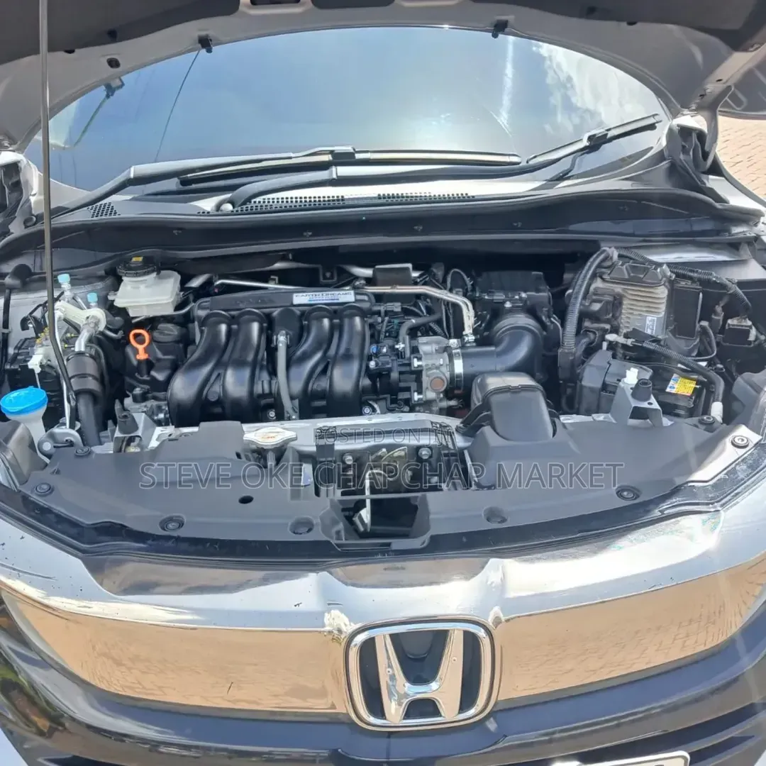 Honda Vezel 2018 Silver