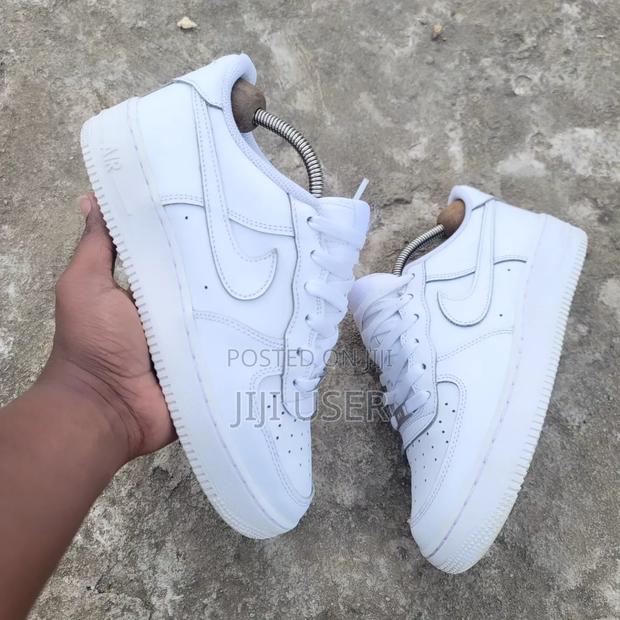 Mtumba Airforce Size 7/40 KSH 3000 - thumbnail 2
