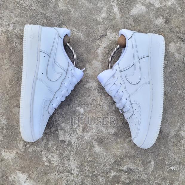 Mtumba Airforce Size 7/40 KSH 3000 - thumbnail 11